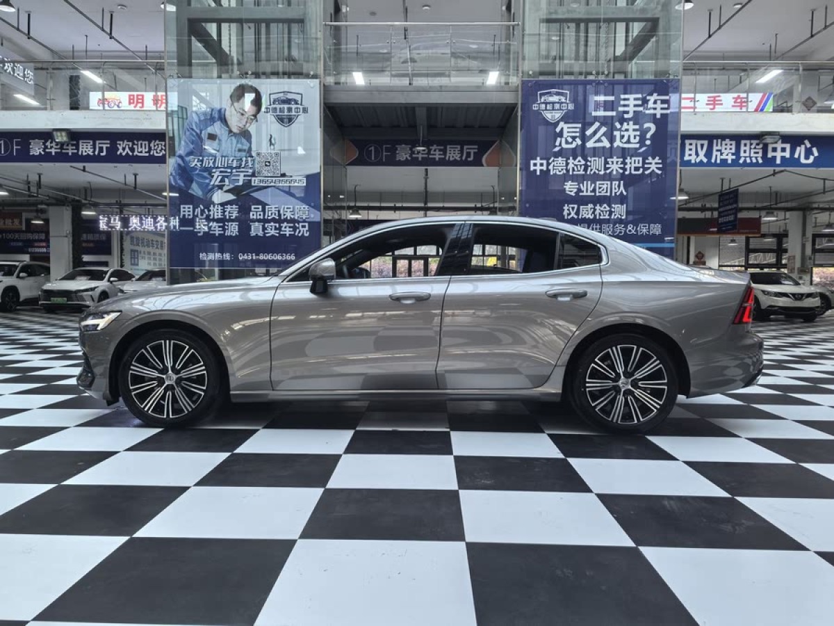 沃爾沃 S60L  2021款 T4 智遠(yuǎn)豪華版圖片