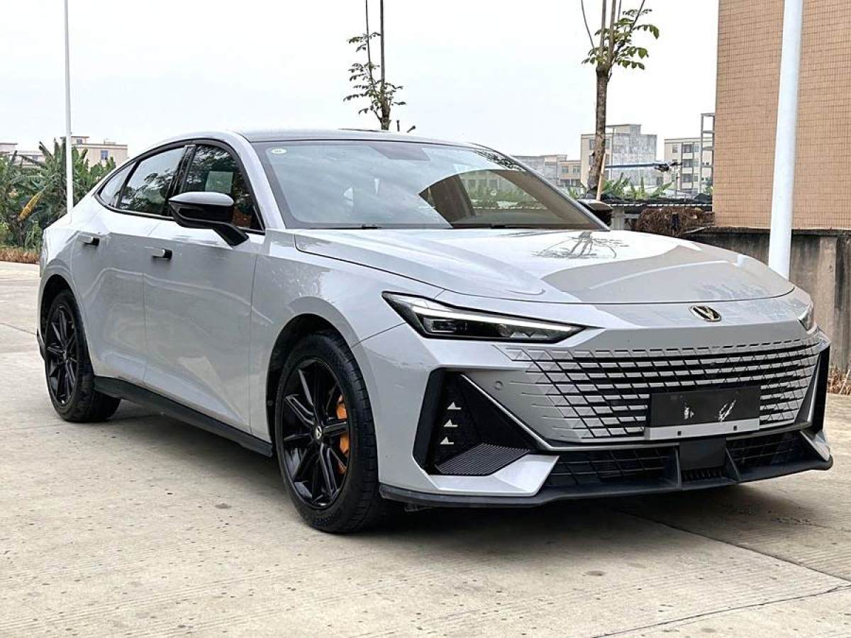 2022年8月長(zhǎng)安 長(zhǎng)安UNI-V  2022款 1.5T 尊貴型