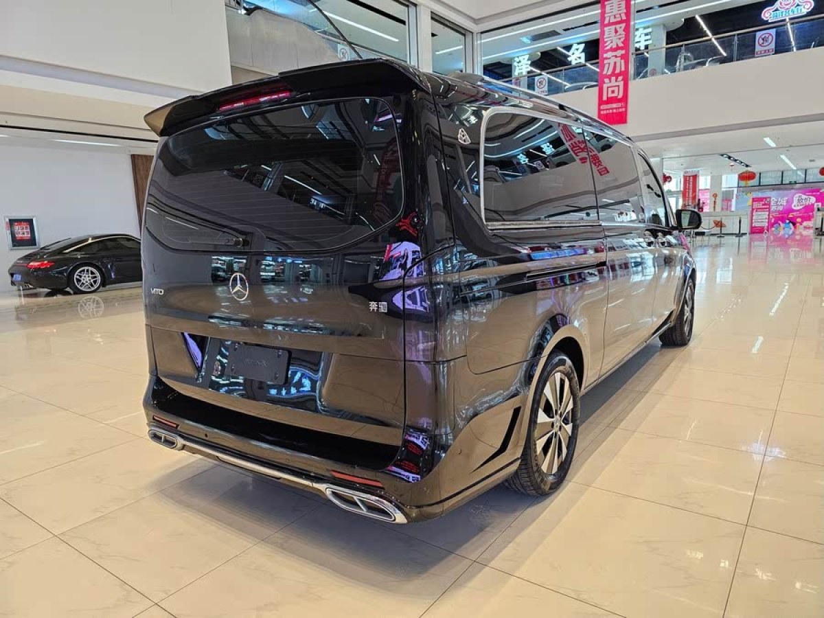 奔馳 威霆  2021款 2.0T 精英版 7座圖片