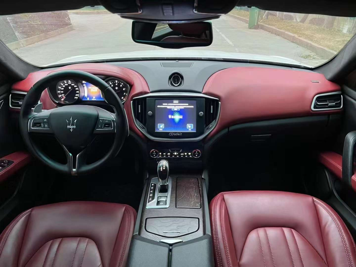 2014年5月玛莎拉蒂 GranCabrio  2010款 4.7L Automatic