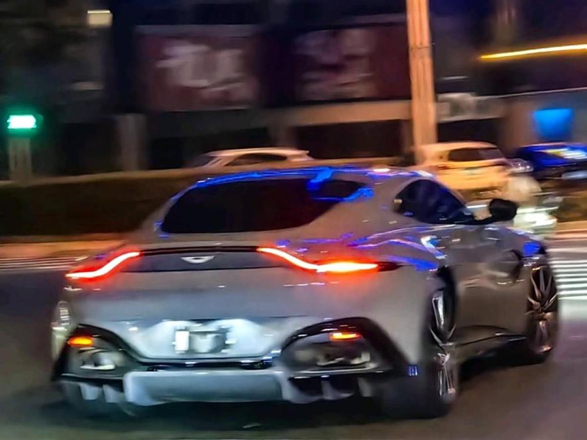 阿斯頓·馬丁 V8 Vantage  2020款 4.0T V8 Coupe圖片