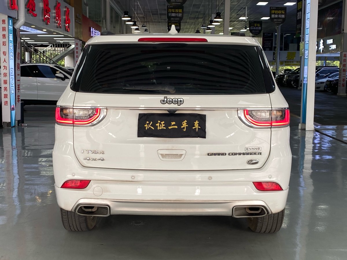 Jeep 大指揮官  2018款 2.0T 四驅(qū)智享版圖片