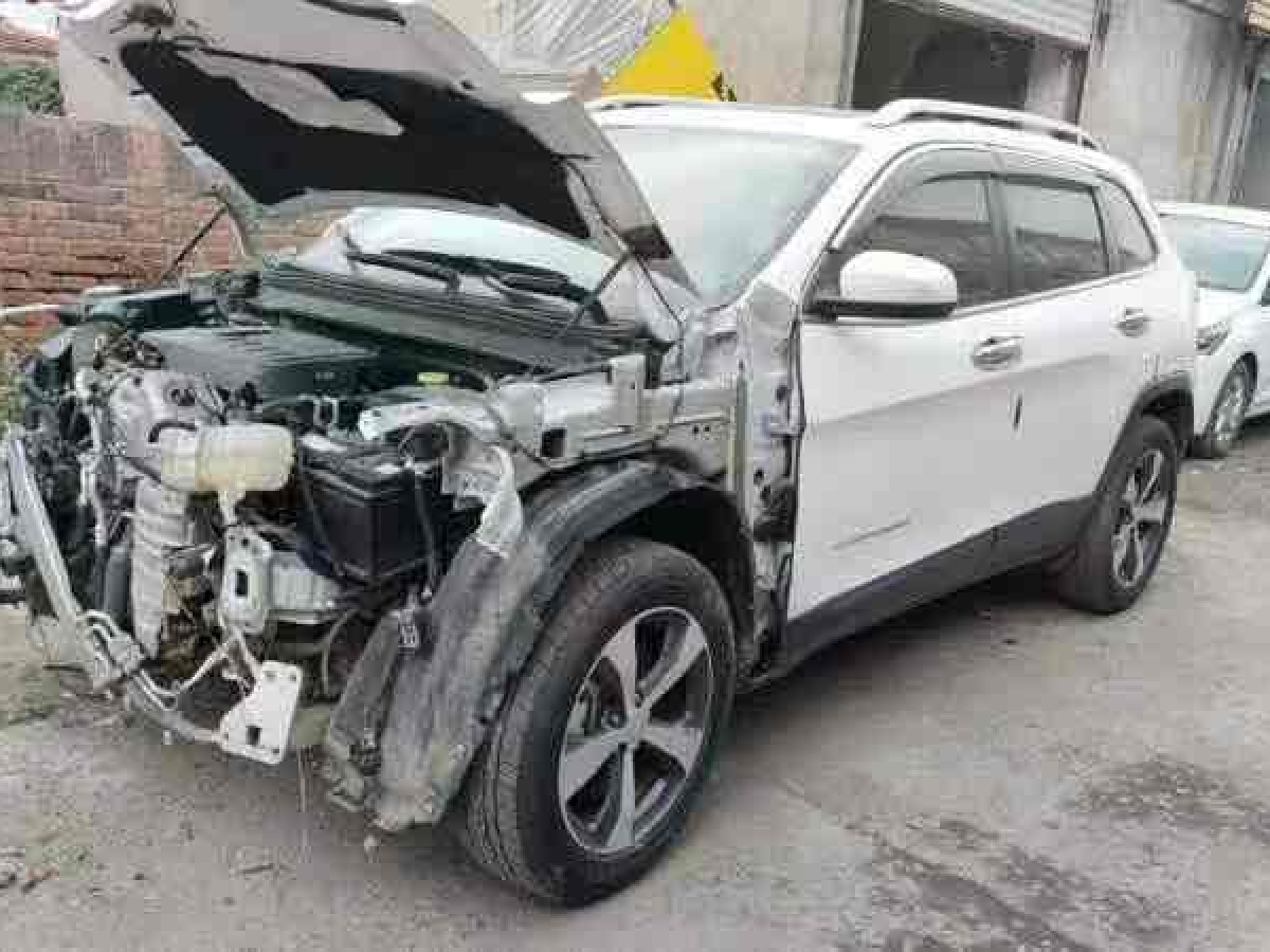 Jeep 自由光  2019款 2.0T 四驅(qū)探享版 國(guó)VI圖片