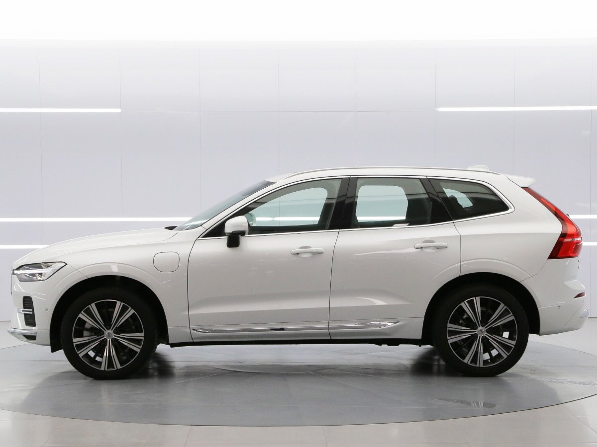 沃爾沃 XC60新能源  2024款 T8 插電混動 長續(xù)航四驅(qū)智遠(yuǎn)豪華版圖片