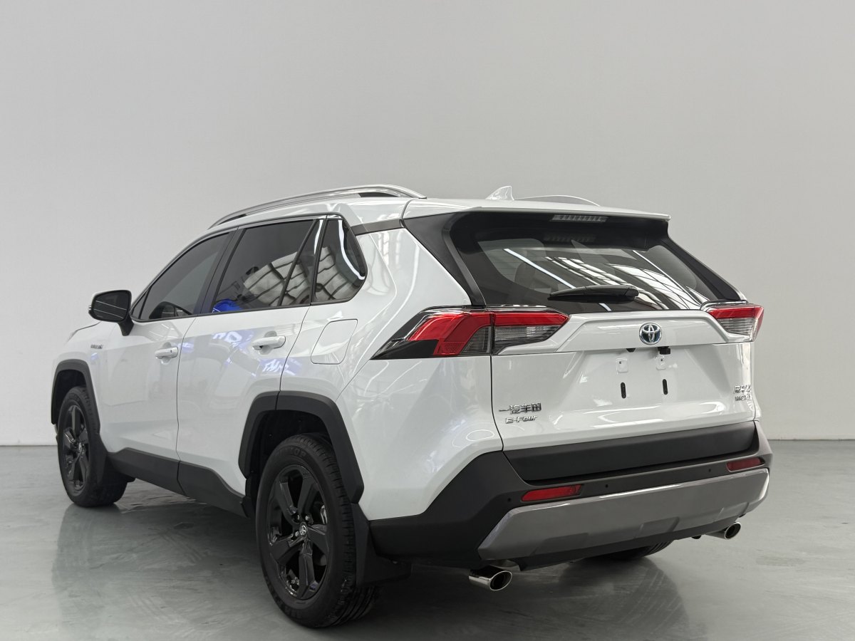 豐田 RAV4榮放  2021款 改款 雙擎 2.5L CVT四驅(qū)精英PLUS版圖片