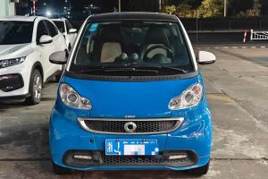 fortwo smart 1.0 MHD 敞篷BoConcept特别版