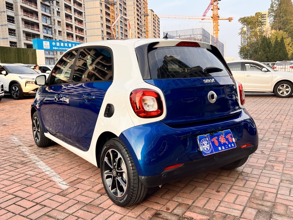 smart forfour  2016款 1.0L 52千瓦激情版圖片