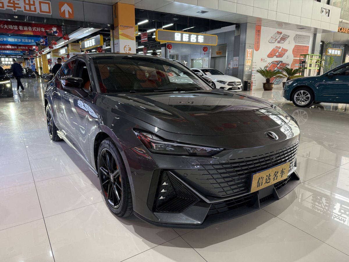 長(zhǎng)安 長(zhǎng)安UNI-V  2022款 1.5T 智慧領(lǐng)航型圖片