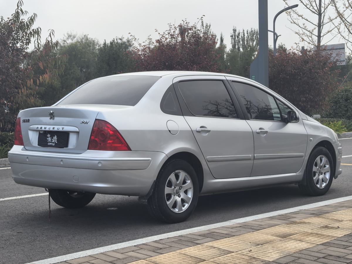 標(biāo)致 307  2010款 三廂 1.6L 手動豪華版圖片