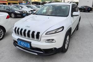 自由光 Jeep 2.0L 優(yōu)越版