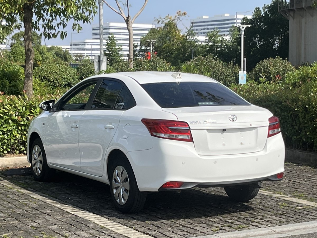 豐田 YARiS L 致享  2020款 1.5L CVT領(lǐng)先版圖片