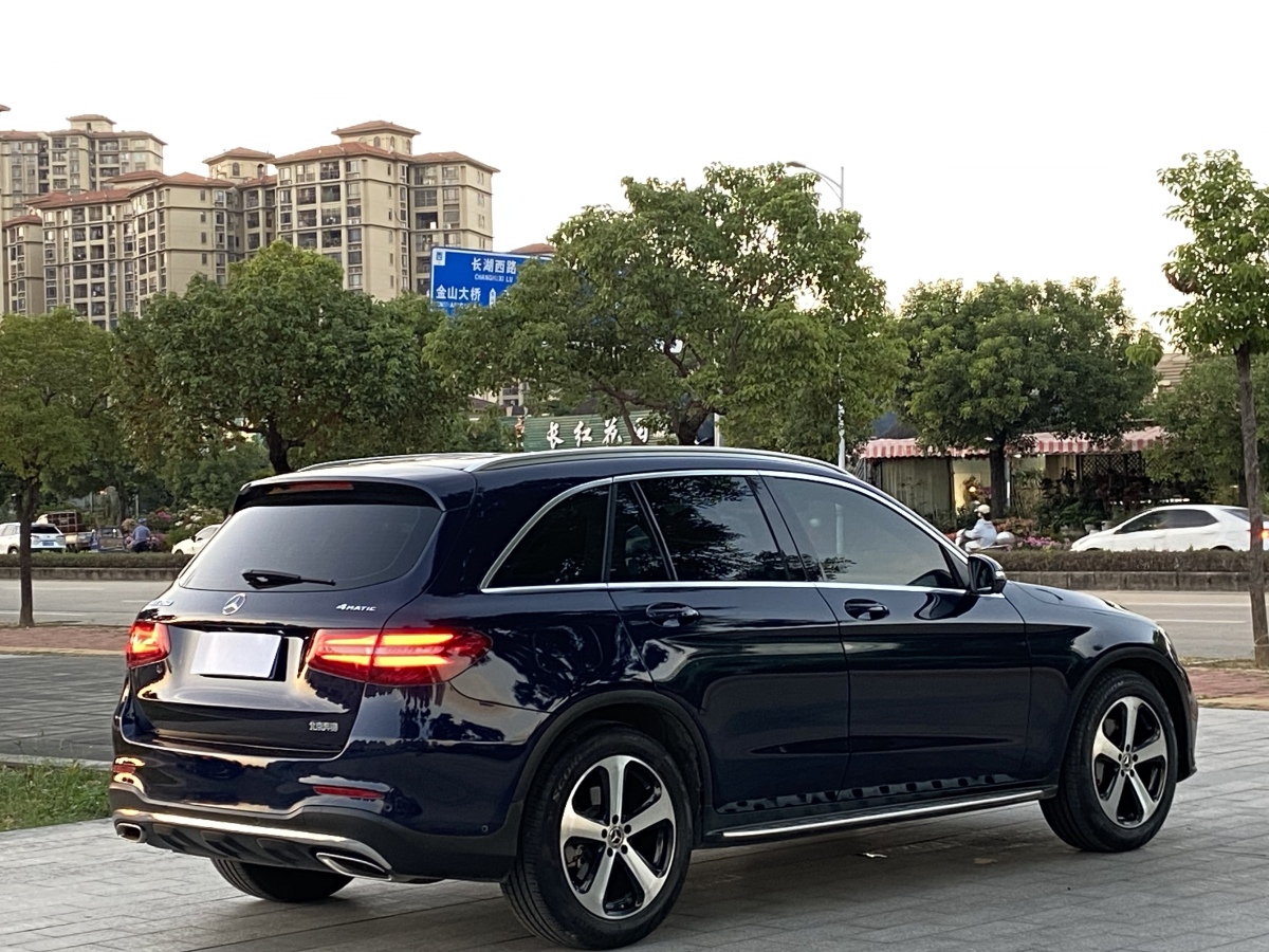 奔馳 奔馳GLC  2018款 改款 GLC 260 4MATIC 豪華型圖片