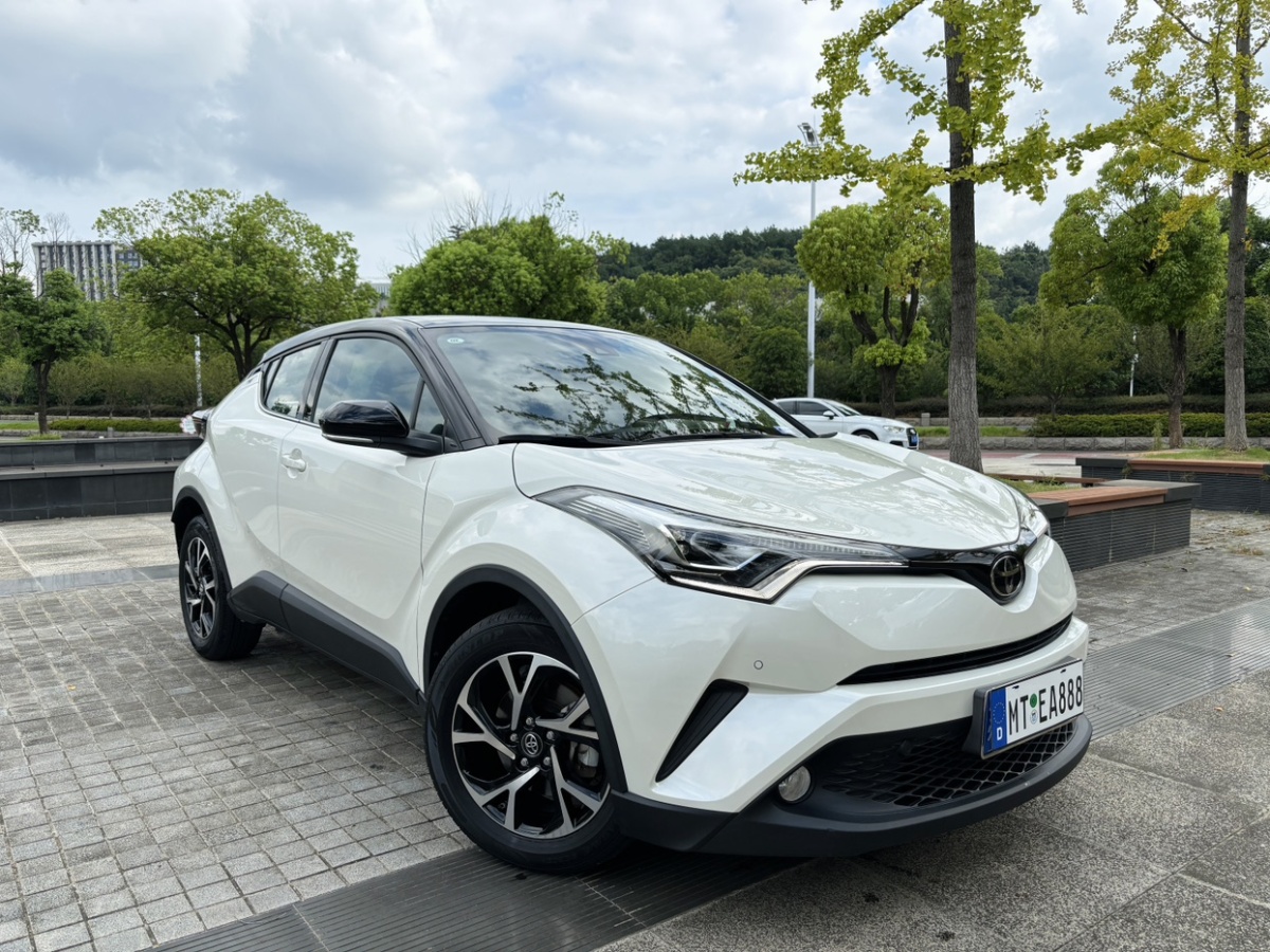 2021年4月豐田 C-HR  2020款 2.0L 豪華版