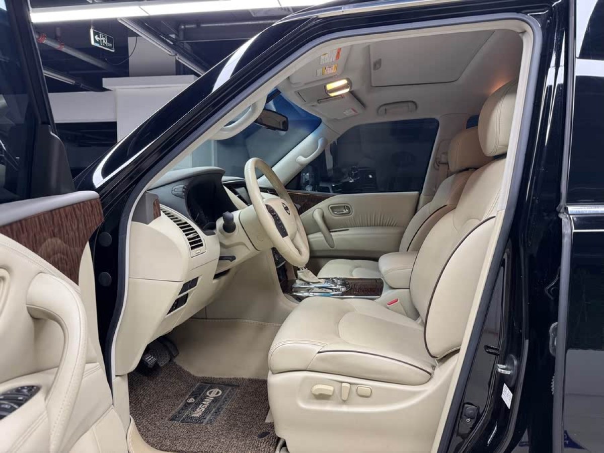 日產(chǎn) 途樂(lè)  2018款 5.6L 標(biāo)準(zhǔn)型圖片