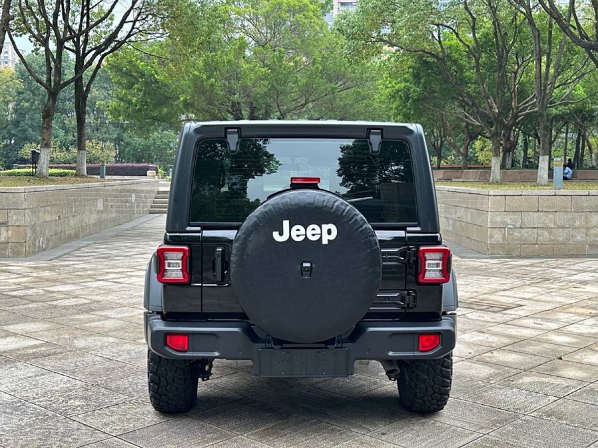 Jeep 牧馬人  2024款 2.0T 羅賓漢四門版圖片