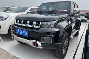 BJ40 北京 2.0T 自動四驅(qū)城市獵人版至尊型