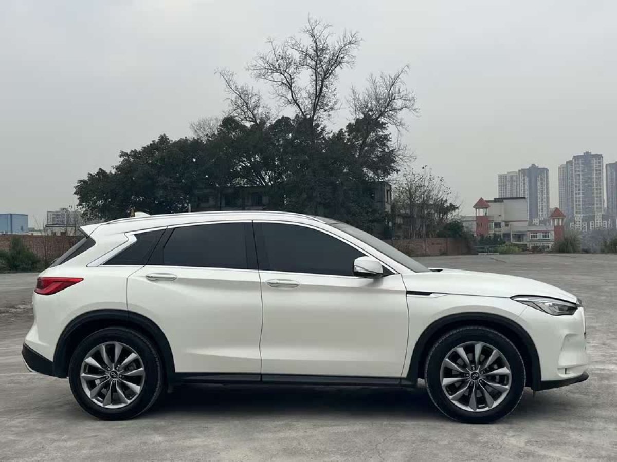 英菲尼迪 QX50  2020款 改款 2.0T 四驅(qū)菁英版圖片
