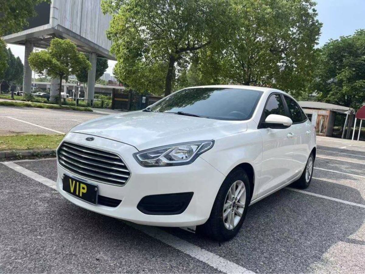 福特 福睿斯  2019款  改款 1.5L 手動(dòng)質(zhì)享型 國(guó)VI圖片