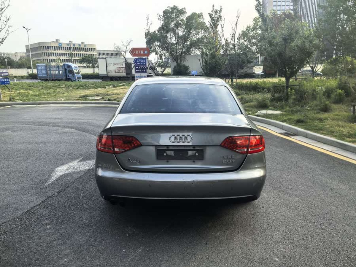 奧迪 奧迪A4L  2012款 2.0 TFSI 自動標準型圖片