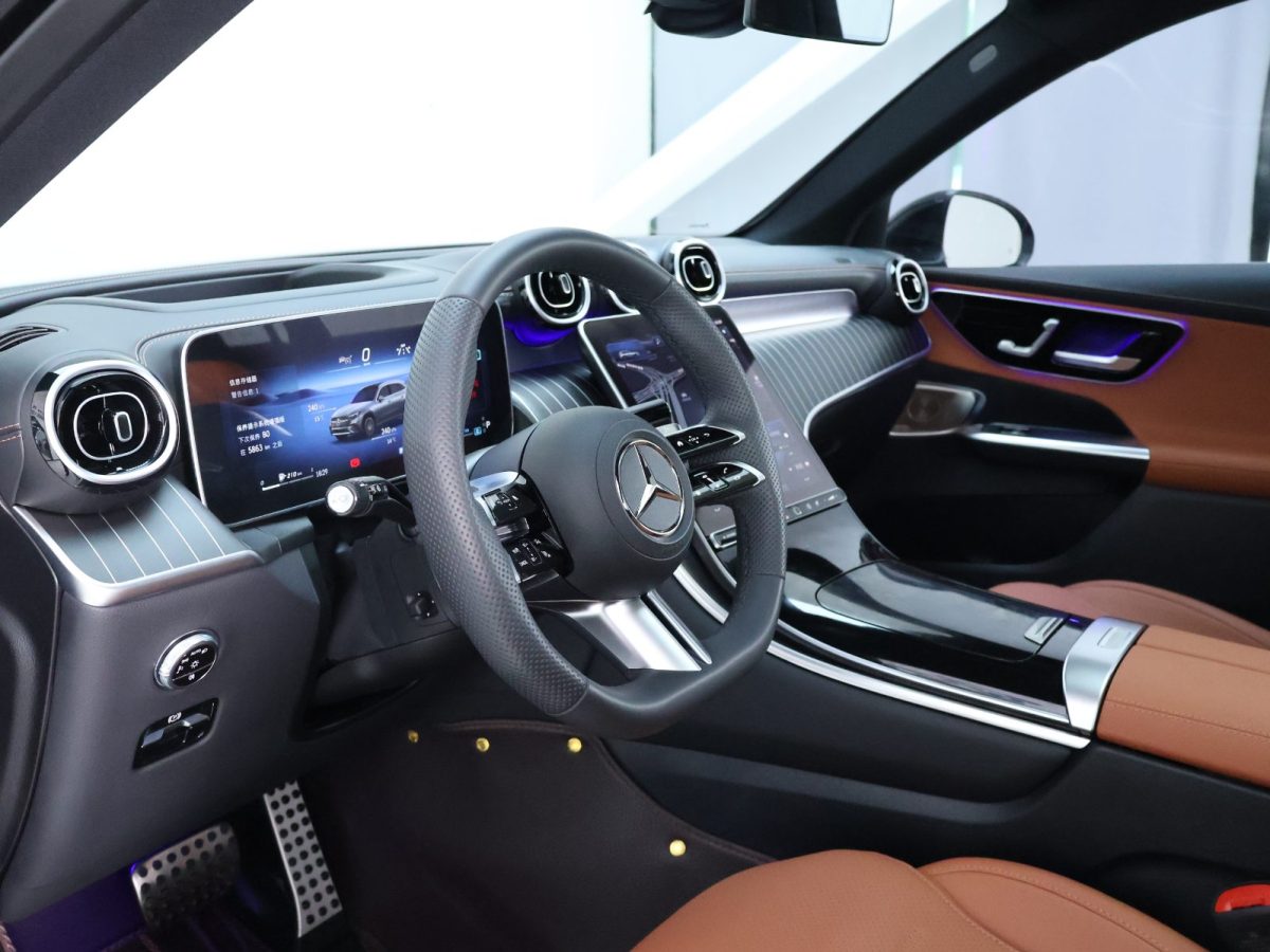 奔驰 奔驰GLC  2023款 改款 GLC 300 L 4MATIC 豪华型 5座图片
