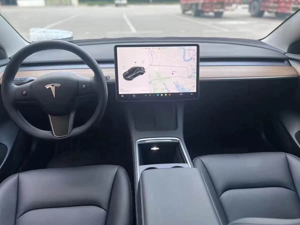 特斯拉 Model 3  2023款 煥新版 后輪驅(qū)動圖片