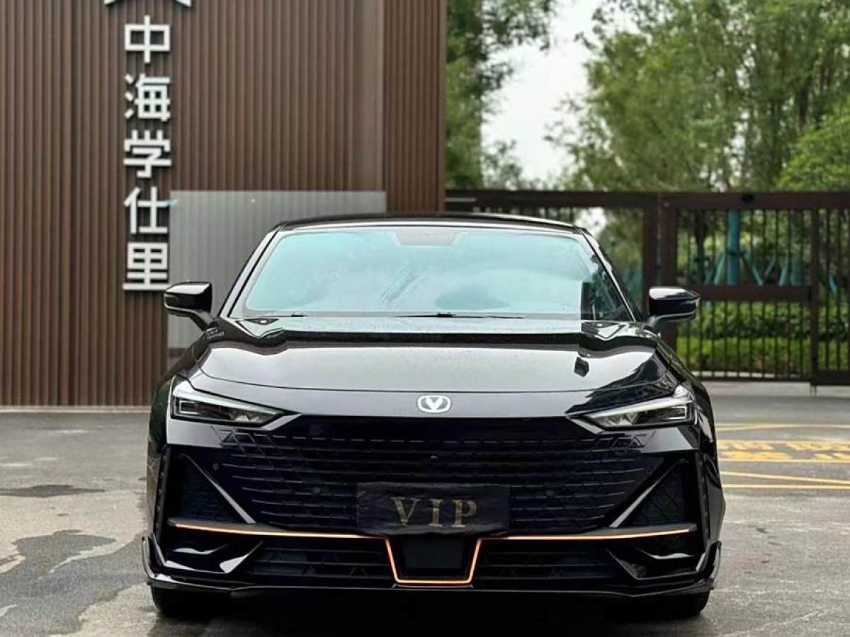 長安 長安UNI-V  2022款 1.5T 運(yùn)動(dòng)版圖片