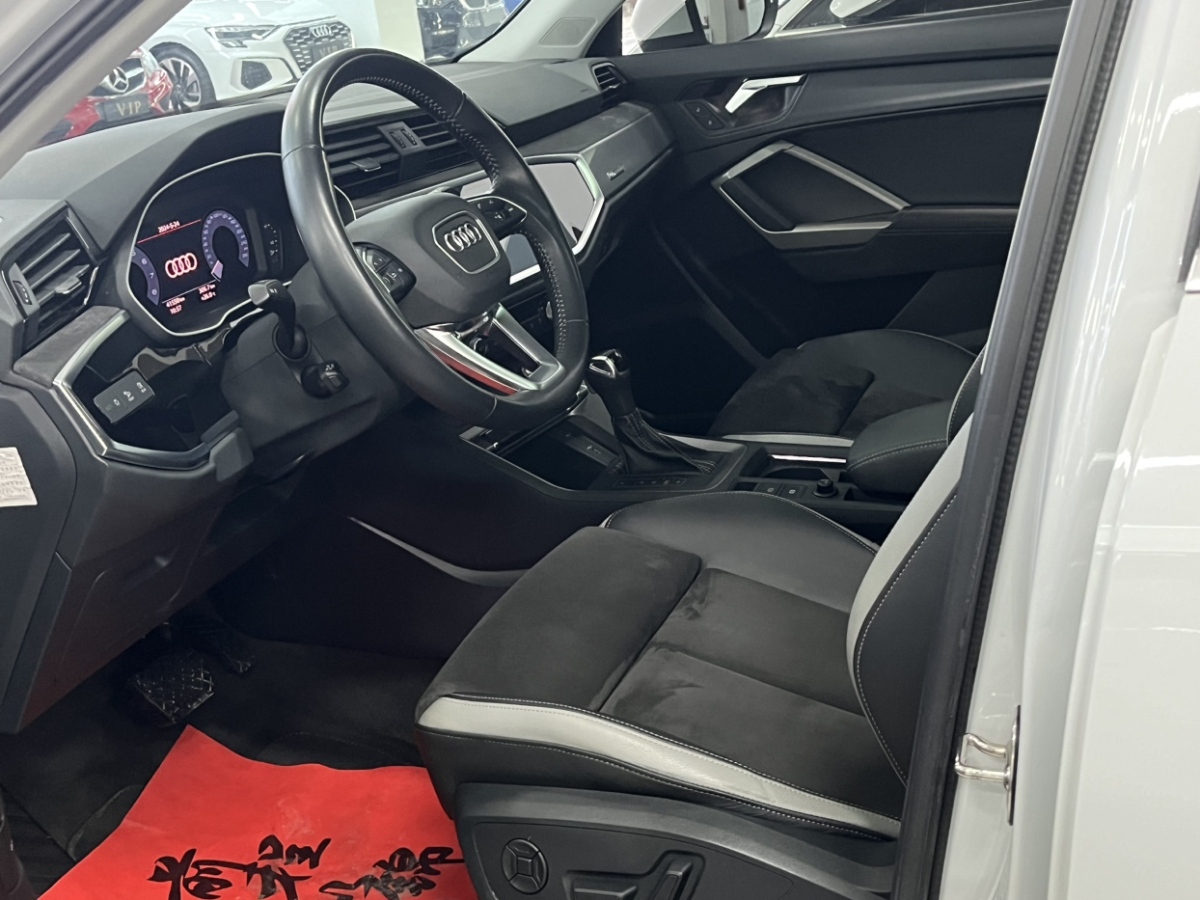 奧迪 奧迪Q3  2020款 35 TFSI 進(jìn)取動(dòng)感型圖片