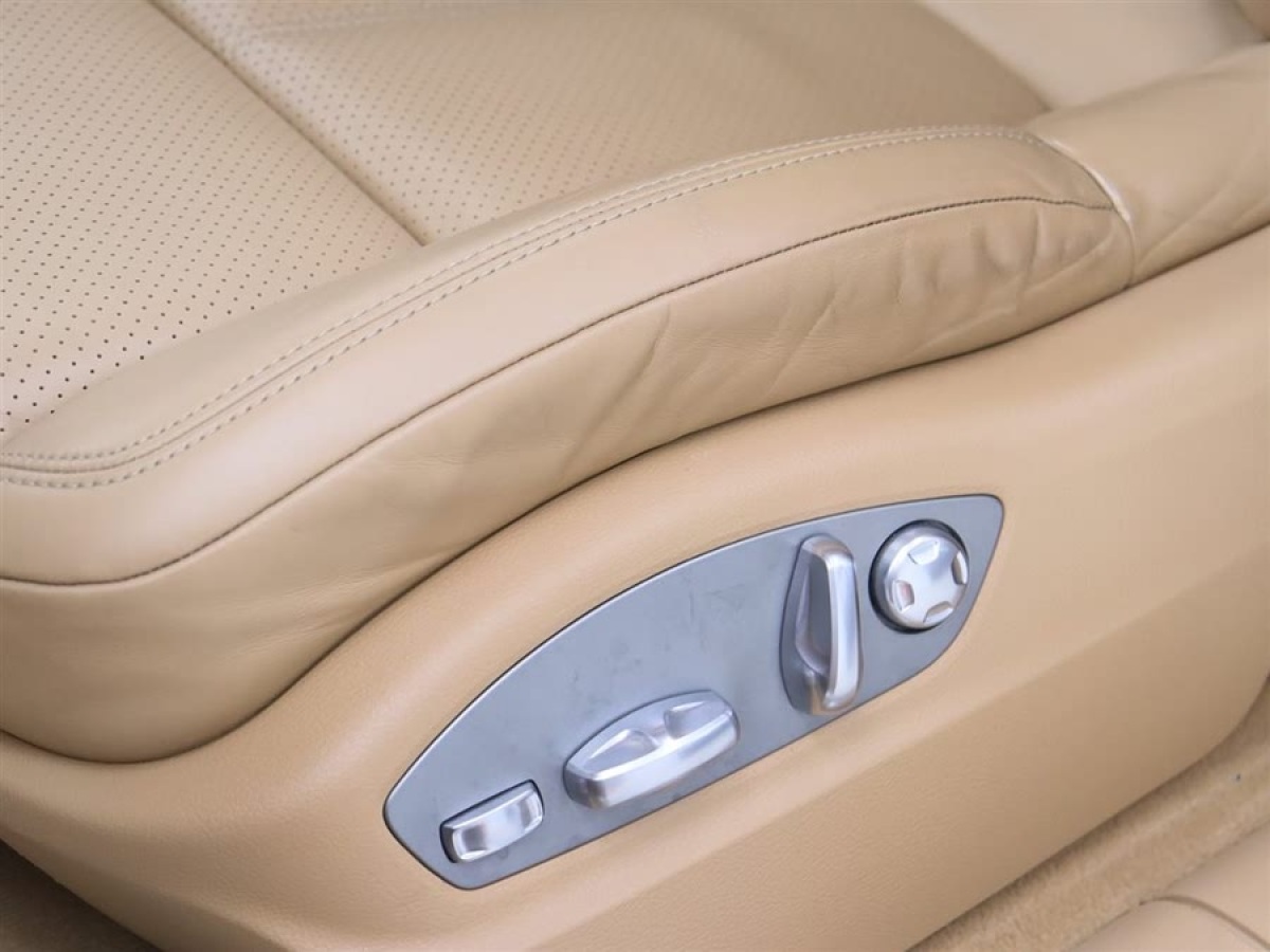 保時(shí)捷 Macan  2014款 Macan 2.0T圖片