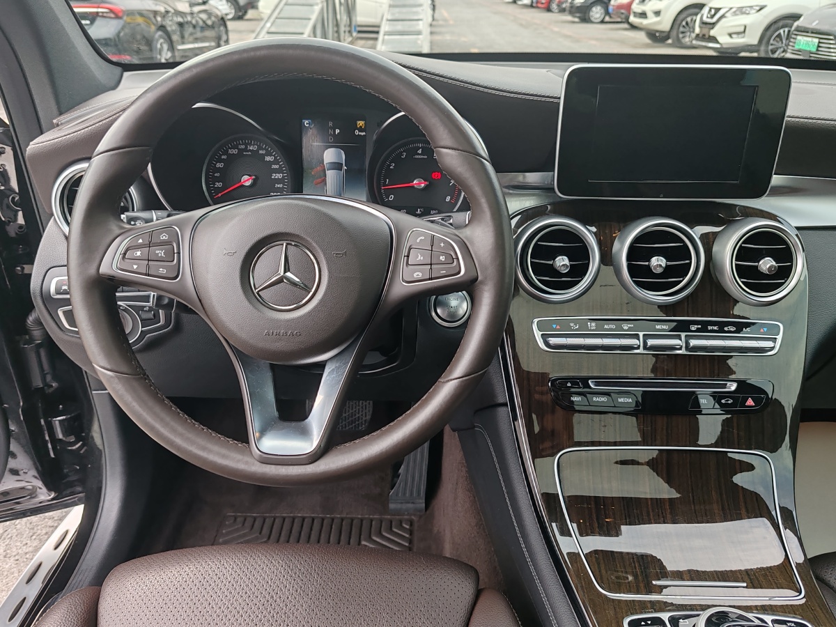 奔馳 奔馳GLC  2018款 改款 GLC 260 4MATIC 豪華型圖片