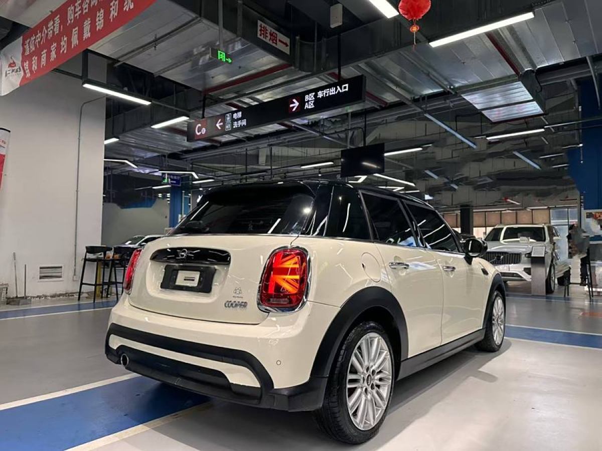 MINI MINI  2022款 改款 1.5T COOPER 經(jīng)典派 五門版圖片