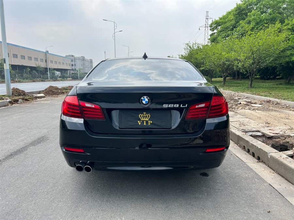 寶馬 寶馬5系  2014款 528Li 領(lǐng)先型圖片