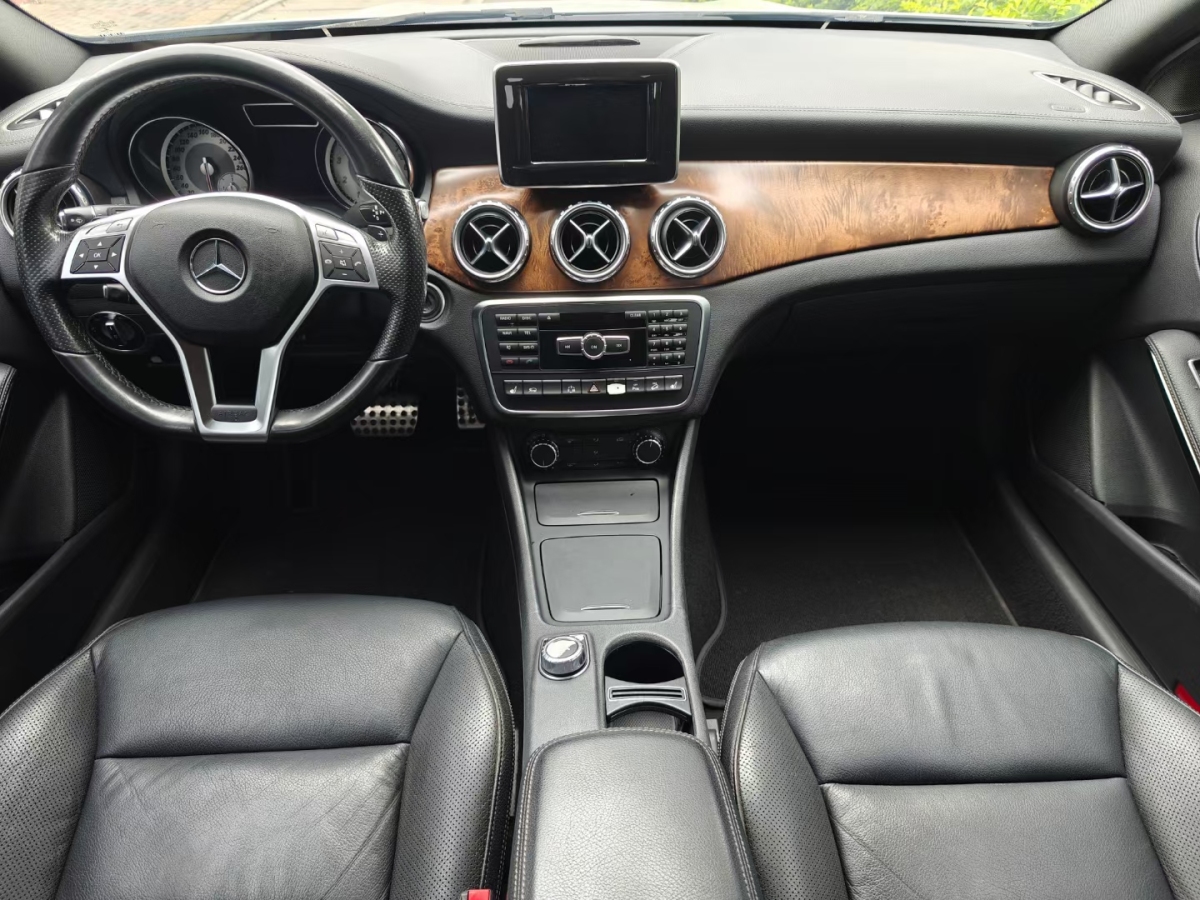 奔驰 奔驰GLA  2015款 GLA 260 4MATIC图片