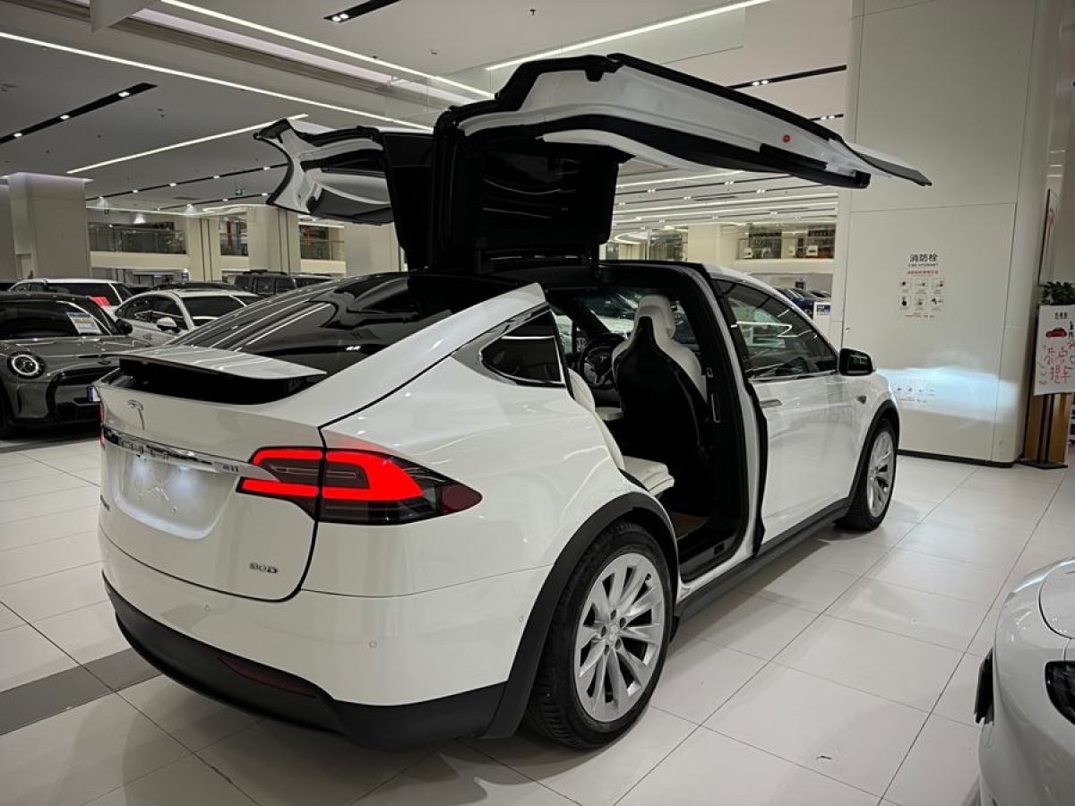 特斯拉 Model X  2016款 Model X 90D圖片