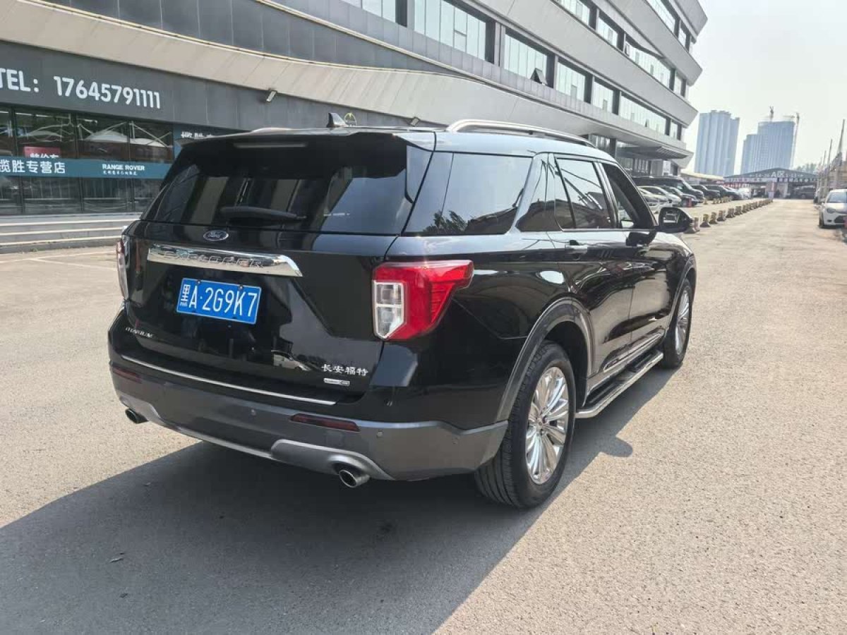 福特 探險(xiǎn)者  2023款 EcoBoost 285 四驅(qū)鈦金版 7座圖片