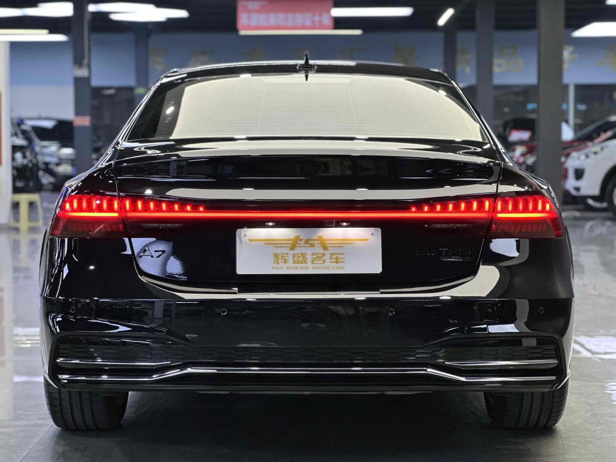 奧迪 奧迪A7L  2024款 45TFSI S-line 筑夢(mèng)型 流晶套裝圖片