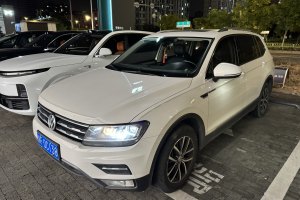 途观L 大众 改款 330TSI 自动两驱豪华版