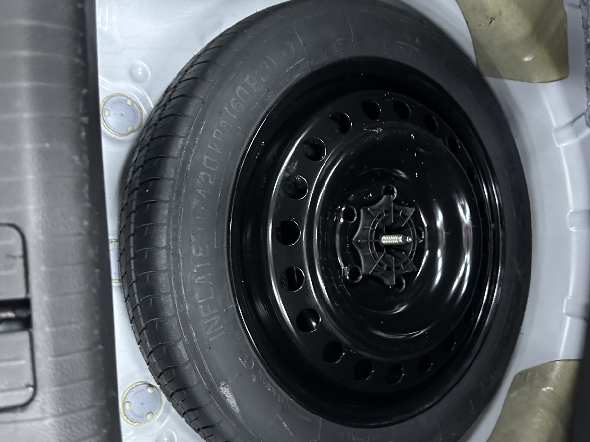 2014年10月別克 君威  2015款 2.0L 領(lǐng)先時(shí)尚型