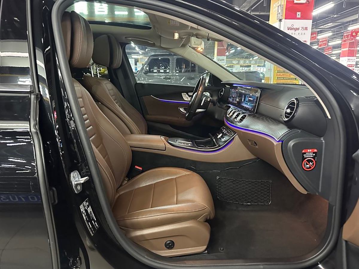 2019年3月奔驰 奔驰E级  2019款 改款 E 300 L 运动豪华型