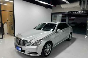 奔馳E級 奔馳 E 200 L CGI優(yōu)雅型