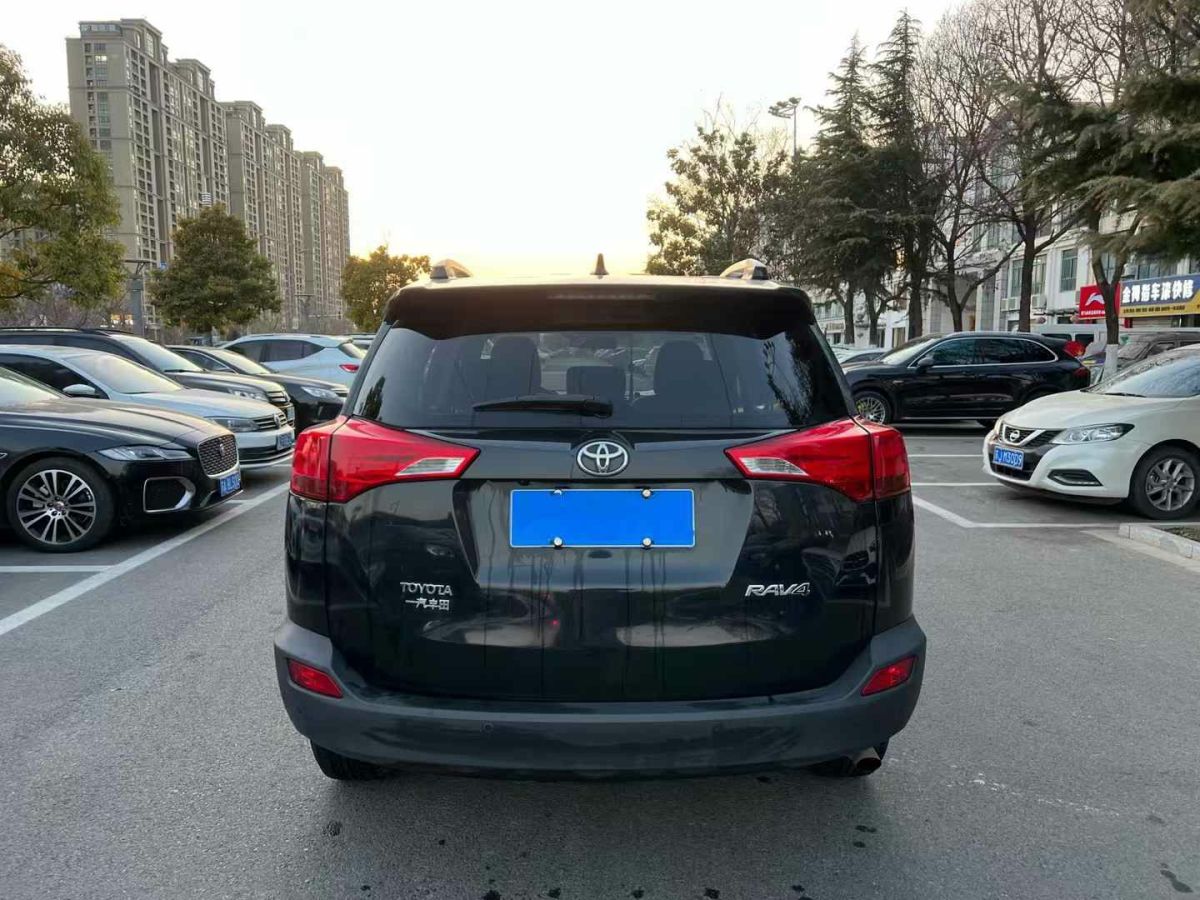 豐田 RAV4  2015款 2.0 兩驅(qū)風(fēng)尚版圖片