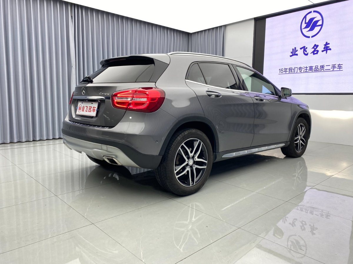 2015年12月奔馳 奔馳GLA  2016款 GLA 220 4MATIC 時(shí)尚型