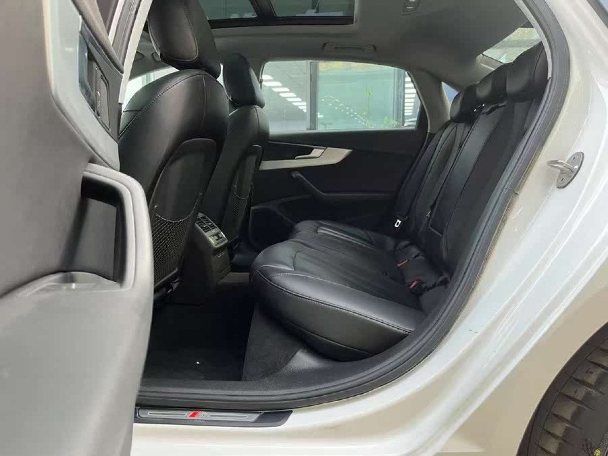 奧迪 奧迪A4L  2016款 35 TFSI 典藏版 自動標準型圖片
