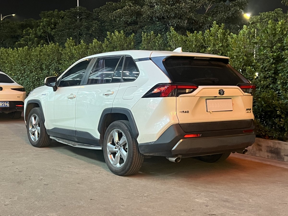 豐田 RAV4榮放  2020款 雙擎  2.5L CVT四驅(qū)精英版圖片