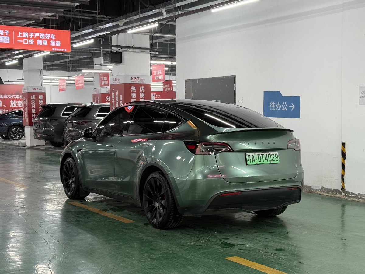 特斯拉 Model 3  2021款 改款 標(biāo)準(zhǔn)續(xù)航后驅(qū)升級版圖片