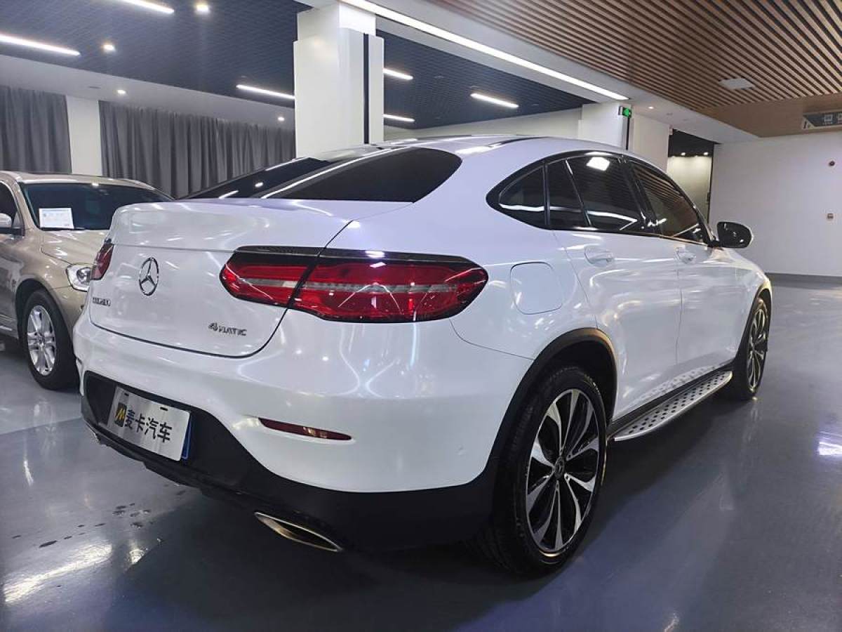 奔馳 奔馳GLC  2023款 改款 GLC 260 4MATIC 轎跑SUV圖片