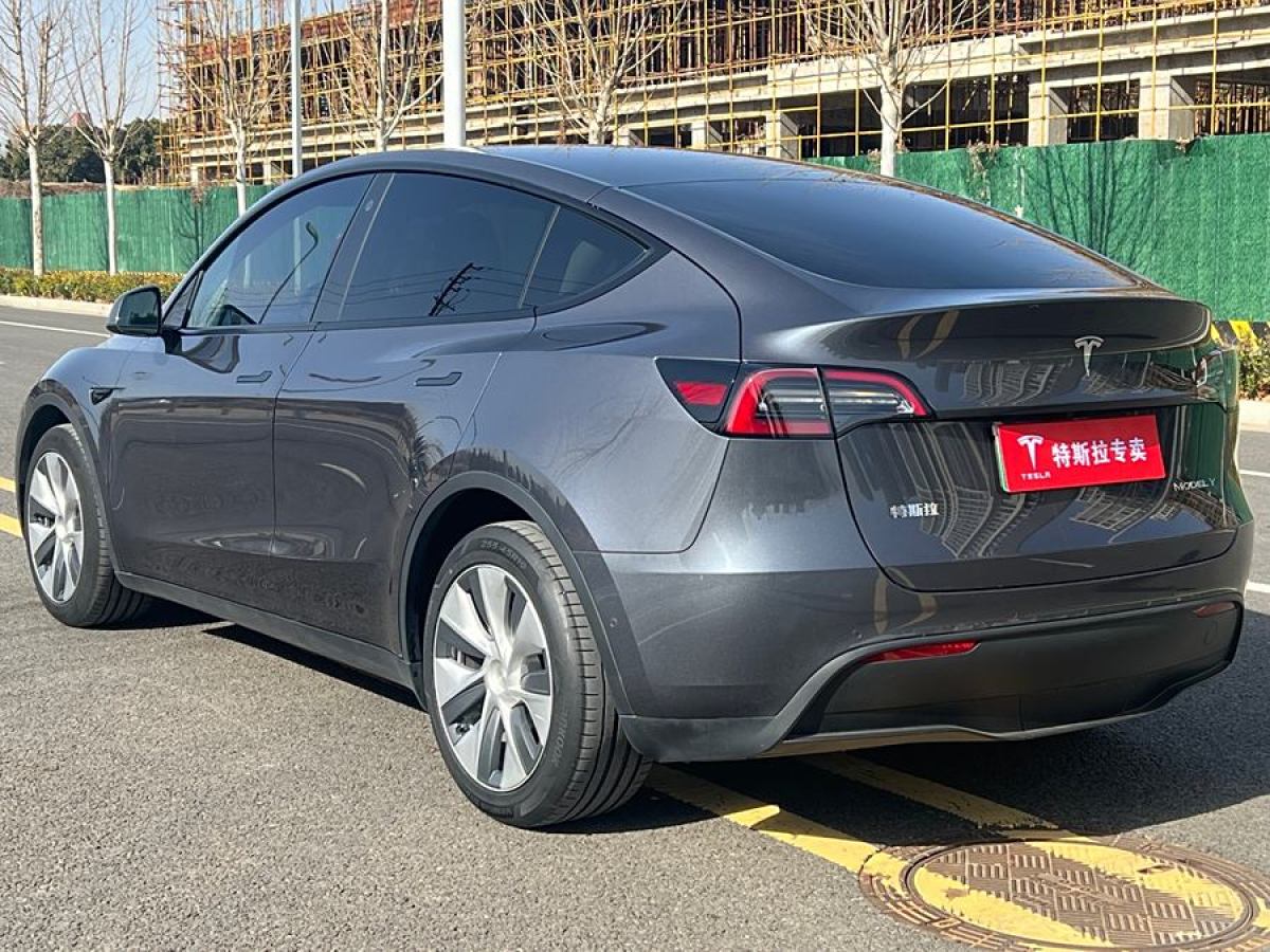 特斯拉 Model 3  2021款 改款 標(biāo)準(zhǔn)續(xù)航后驅(qū)升級版圖片