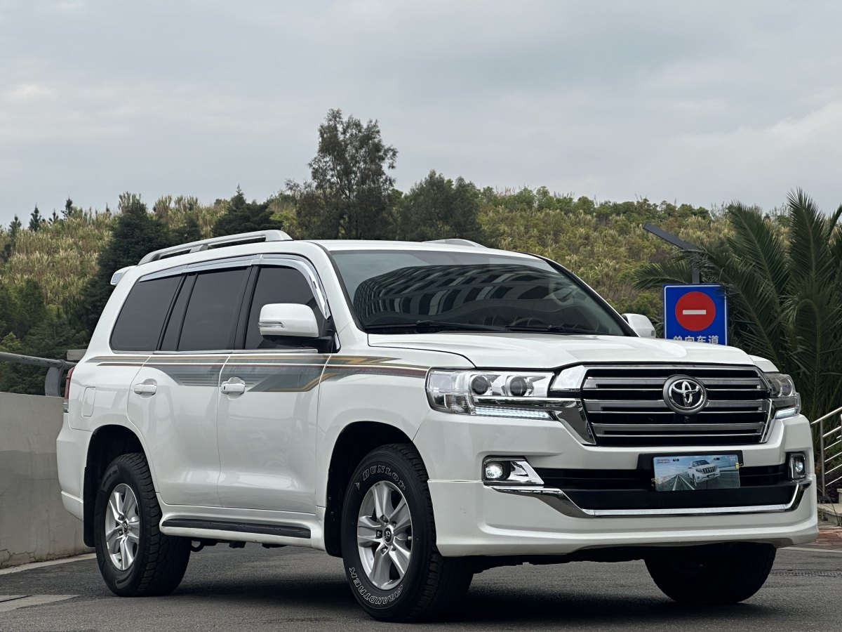 豐田 蘭德酷路澤  2015款 4.0L V6 中東限量版圖片