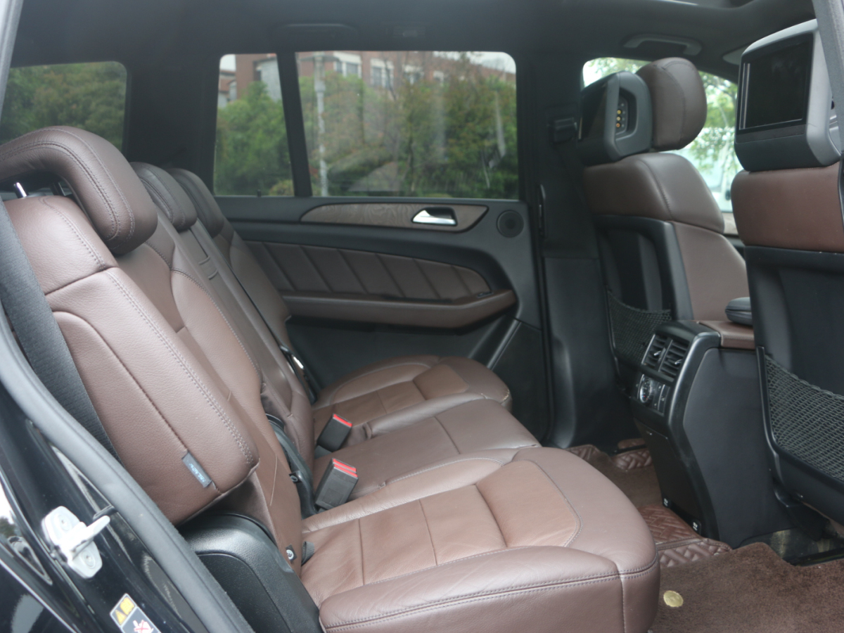 2015年6月奔驰 奔驰GL级  2015款 GL 400 4MATIC豪华型