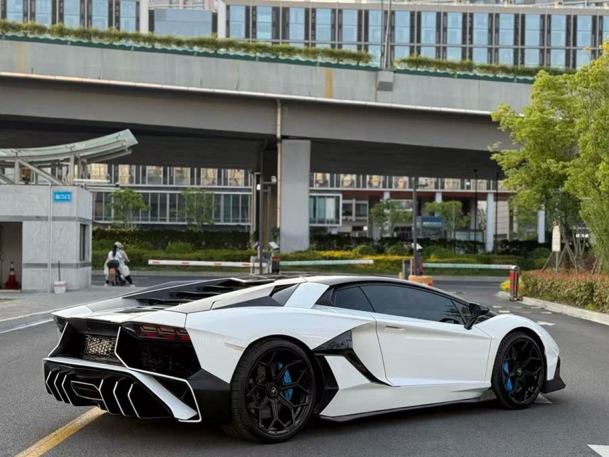 蘭博基尼 Aventador  2011款 LP 700-4圖片
