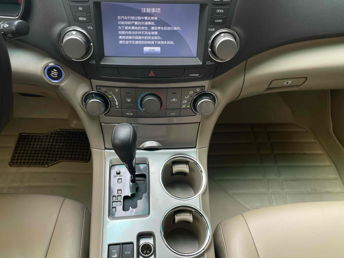 2014年4月丰田 汉兰达  2012款 3.5L 四驱7座精英版